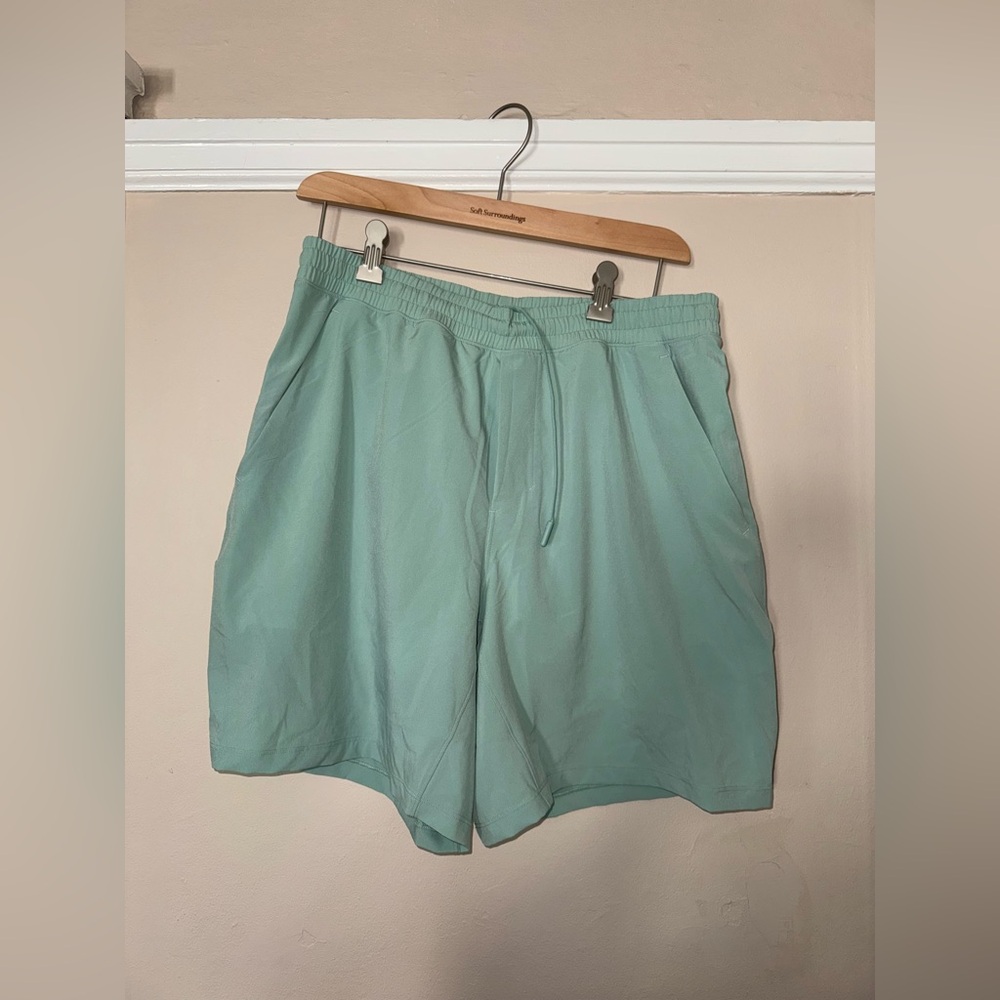Large Lululemon Lined Mint Green 7” Pace Breaker Short